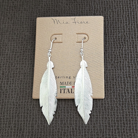 Mia Fiore Jewelry - Mia Fiore Textured Silver🤍 Feather🪶 Earrings